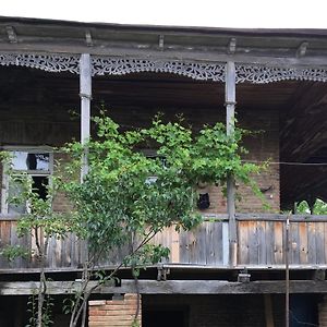 Gia'S Home In Vazisubani Exterior photo