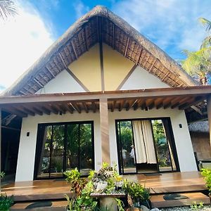 Apartamento Cozy Retreat For Up To 6 Guests In Pagudpud Exterior photo