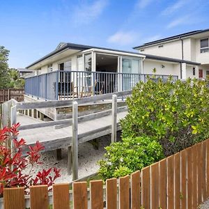 Modern 2-Bedroom Oasis Just Steps From The Beach Christchurch Exterior photo