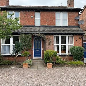 The Hollies, Cosy Suite Near Beach, Shops And City Crosby  Exterior photo