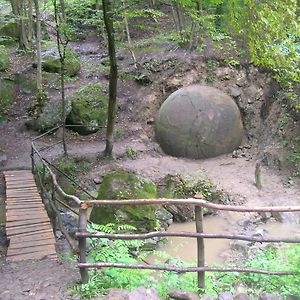 Apartamento Big Stone Sphere - Bosnia Zavidovici Wonder Forest Exterior photo