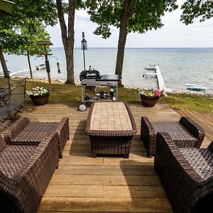 Smokey Hollow'S Secret Hot Tub Beach Ac Villa Traverse City Exterior photo