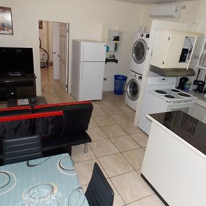 Apartamento Stewart Apt- Trincity, Airport, Washer, Dryer, Office, Cable , Wifi Exterior photo