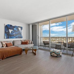 Apartamento Stunning Ocean Views Luxurious High-Floor Retreat Los Ángeles Exterior photo