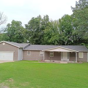 A Home Away From Home, Near Fort Leonard Wood Waynesville Exterior photo