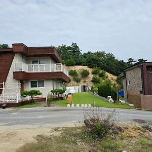 Apartamento Hyojae'S Minmak Chungju Exterior photo