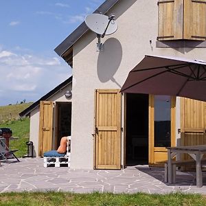 Buron Isole Au Coeur Des Volcans D'Auvergne Avec Jardin Et Poele - Fr-1-742-316 Villa Le Vaulmier Exterior photo