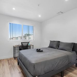 Spacious Bedroom W Shared Bathroom Los Ángeles Exterior photo