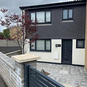 Uber Stylish 3 Bedroom Home Off Road Parking Near Town Centre And Bike Park Wales Merthyr Tydfil Exterior photo