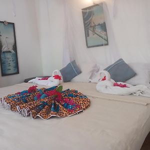 Dune Sandcastle By Fatumas Tower Bed and Breakfast Lamu Exterior photo