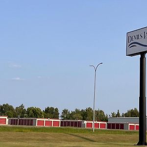 Devils Lake Inn By Oyo Near Devils Lake Regional Airport Exterior photo