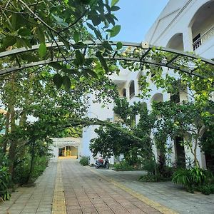 Hotel Dinh Gia Palace Nam Giao Exterior photo