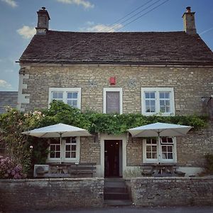 Hotel Neeld Arms Grittleton Exterior photo