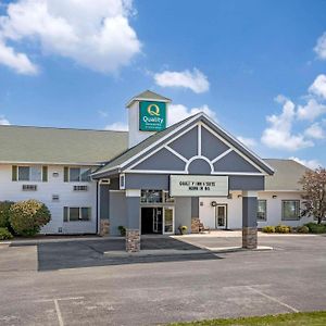 Quality Inn & Suites Stoughton - Madison South Exterior photo