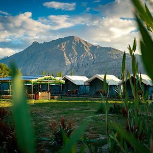 Green Throne Camp Bed and Breakfast Leh Exterior photo