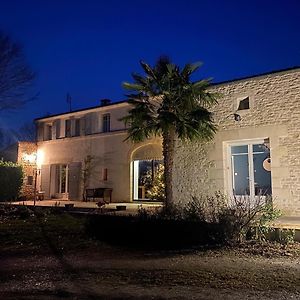 Hotel Le Logis De La Brumanderie - Saintes Fontcouverte  Exterior photo