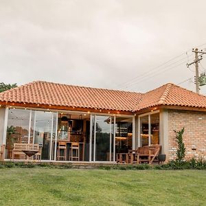 Lindo Espaco No Vale Dos Vinhedos Hostal Bento Gonçalves Exterior photo