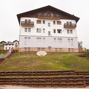 Hotel Alloggio Turistico Alle Arce Domegge di Cadore Exterior photo