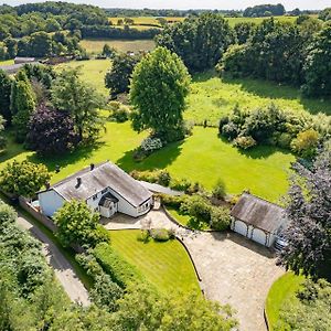 Garden Cottage Cuddington  Exterior photo