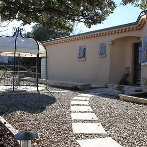 Chambre D'Hotes Des Couleurs Et Des Mots Bed and Breakfast Villeneuve-de-Berg Exterior photo