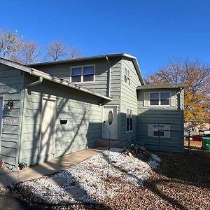 Charming 3-Bedroom Historic Home In The Heart Of Sioux Falls - Ideal Location! Exterior photo