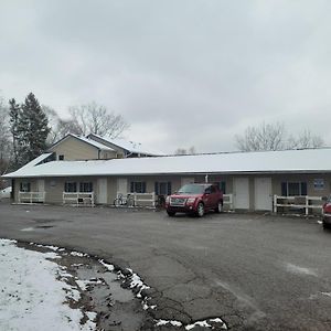 Grand Howell Inn Exterior photo