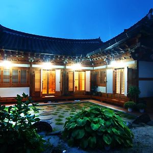 Saekdongjeogori Guesthouse Jeonju Exterior photo