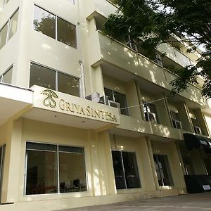 Hotel Griya Sintesa Manado Exterior photo