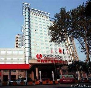 Hotel Ramada Plaza Zhengzhou Exterior photo