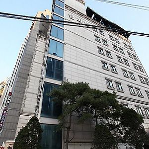 Rampart Hotel Suwon Exterior photo