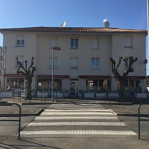 Hotel Le Logis Dauphinois Roussillon  Exterior photo