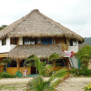 Wipeout Cabaña Restaurant Bed and Breakfast Las Tunas Exterior photo