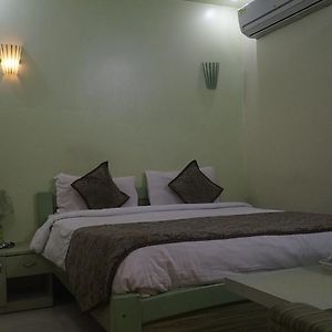 Hotel Parashar Check Inn Nagpur Room photo