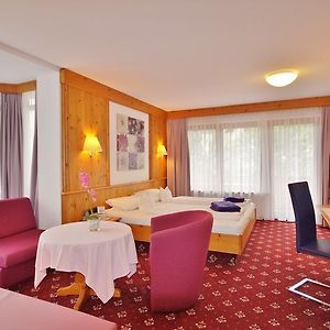 Hotel Schwarzenbergs Traube Glottertal Room photo