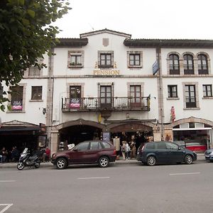 Pensión Plaza del Ayuntamiento Onís Exterior photo