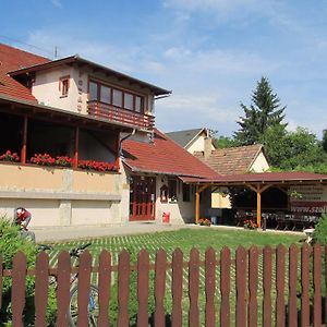 Hotel Tavi-fészek Fogadó Bánk Exterior photo