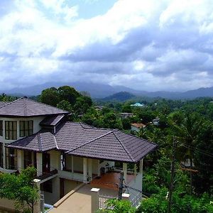 Alpha Homes - Mountain Views Kandy Exterior photo