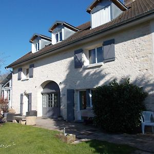 Les Petunias Bed and Breakfast Hugier Exterior photo