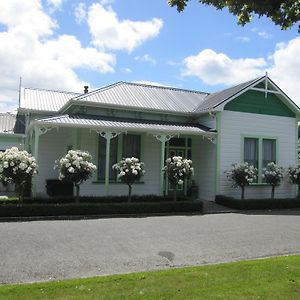 Thyme Out Estate Bed and Breakfast Halcombe Exterior photo