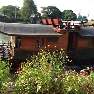 Hotel Ayothaya Riverside House Phra Nakhon Si Ayutthaya Exterior photo