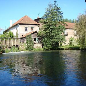 Le Moulin De Fillievres Bed and Breakfast Exterior photo