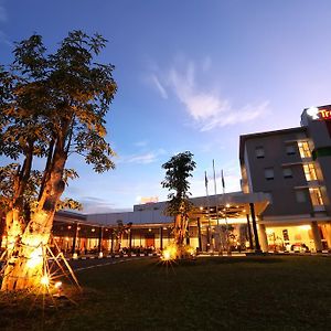 Hotel Treepark Banjarmasin Banjarmasin  Exterior photo