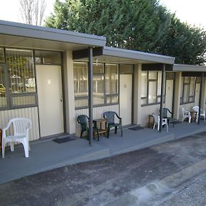The Swiss Motel Cooma Exterior photo