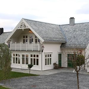 Apartamento Alnes Gard Ålesund Exterior photo