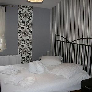 Hotel Komfort Inn - Dwór Hubertus Piekary Śląskie Exterior photo