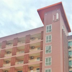 The Ascent Apartment Ang Sila Exterior photo