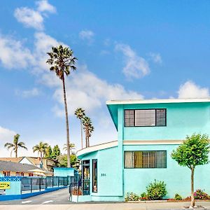 Hotel Super 8 Santa Cruz/Beach Boardwalk West Exterior photo