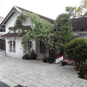 Hotel Fenn Hall Kottayam Exterior photo