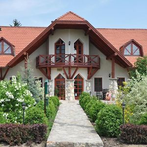 Hotel Berek Fogadó Mátranovák Exterior photo