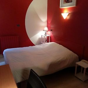 Hotel Du Lion D'Or Marmande Room photo